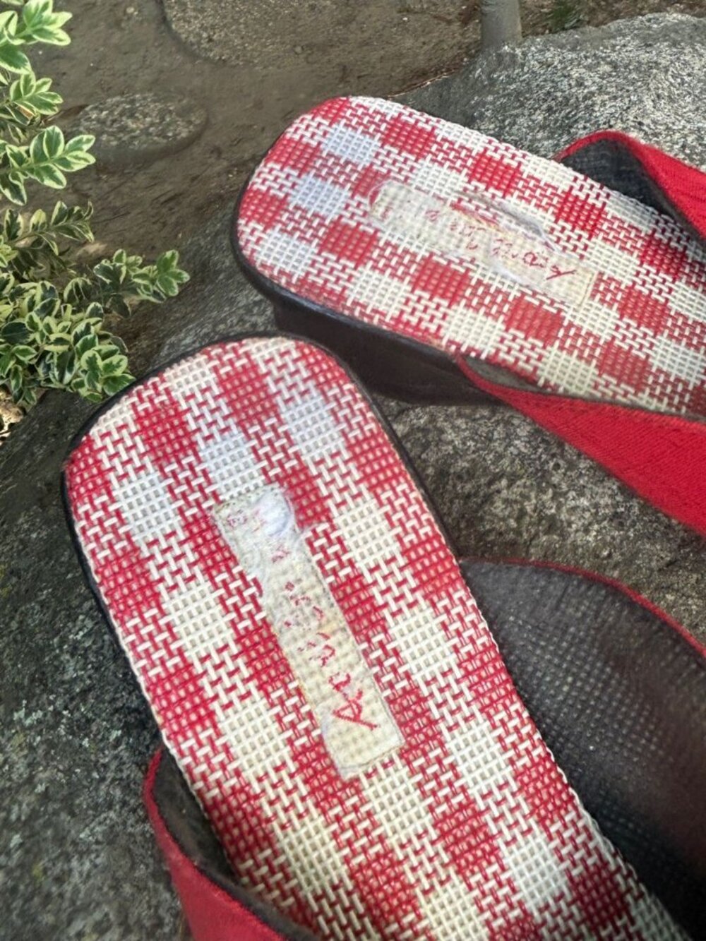 April Cornell Red Dragonfly Embroidered Slides Mules Size 39 - Picture 6 of 10